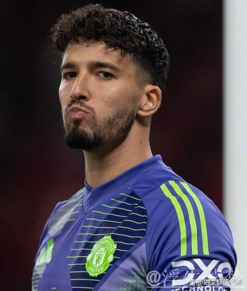 曼联门将位置迎变局!曝阿莫林震怒,将弃用奥纳纳启用26岁替补 曼联门将位置迎变局!曝阿莫林震怒,将弃用奥纳纳启用26岁替补