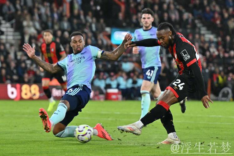 阿森纳1-2憾负伯恩茅斯,英超仅领先曼城3分 阿森纳1-2憾负伯恩茅斯,英超仅领先曼城3分